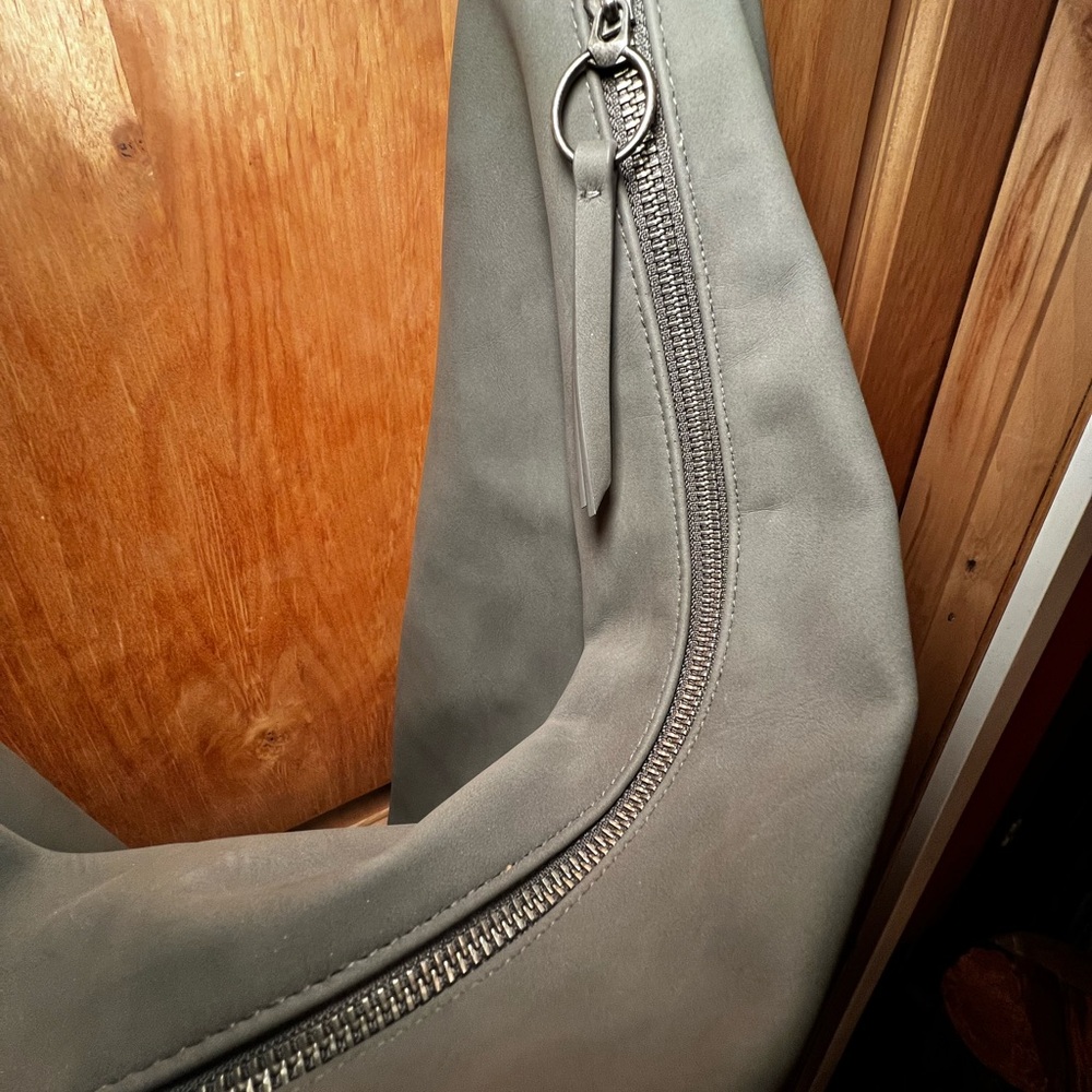 Universal Threads Slouchy Sling Handbag - Picture 3 of 8